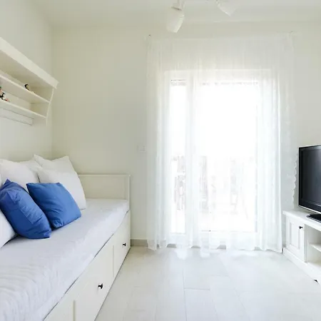 & Toni Apartment *