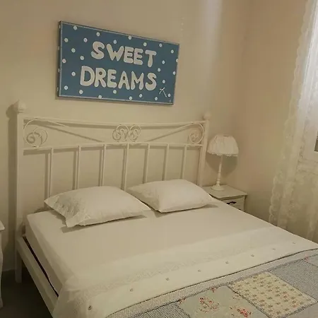 & Toni Apartment